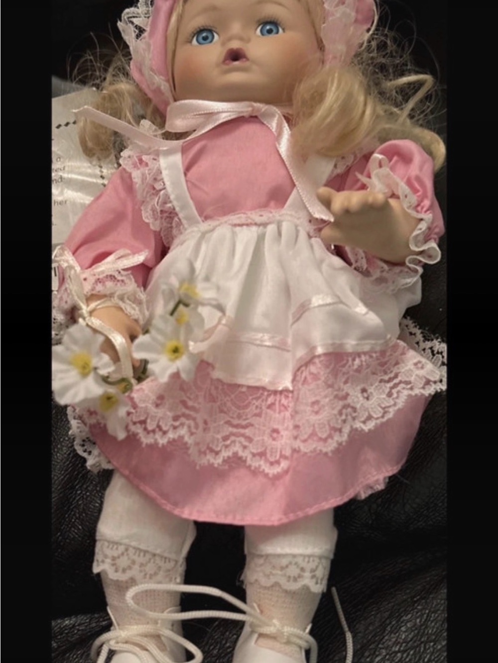VTG Wyndham Lane Amanda Porcelain Collectible Doll